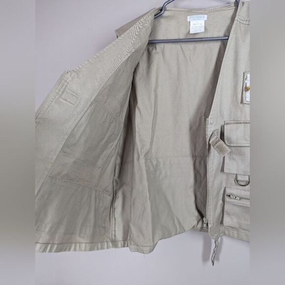 Vintage Fishing Vest – Multiple Pockets – Mini Fly Bait Detail – Size Large - Picture 5 of 7